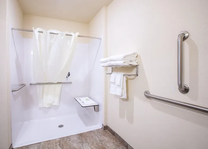 Hotel Cobblestone & - Pine Bluffs