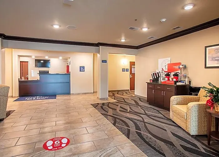 Hotel Cobblestone & - Pine Bluffs