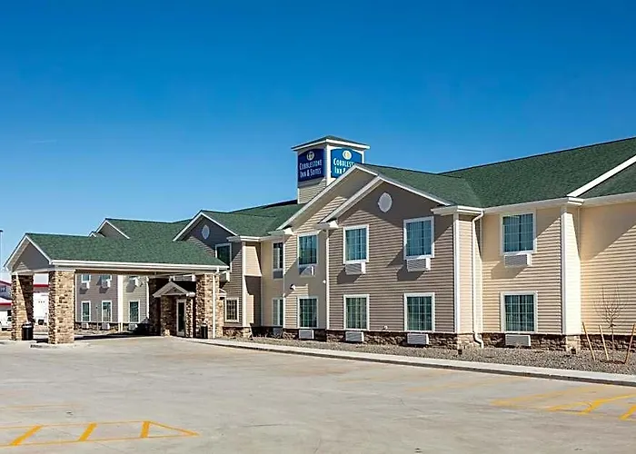 Cobblestone & - Hotel Pine Bluffs