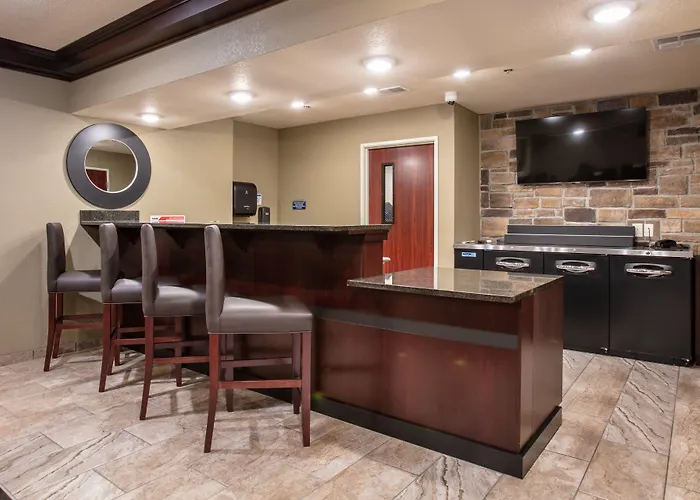 Cobblestone & - Hotel